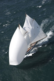 JP Morgan Asset Management Round The Island Race.