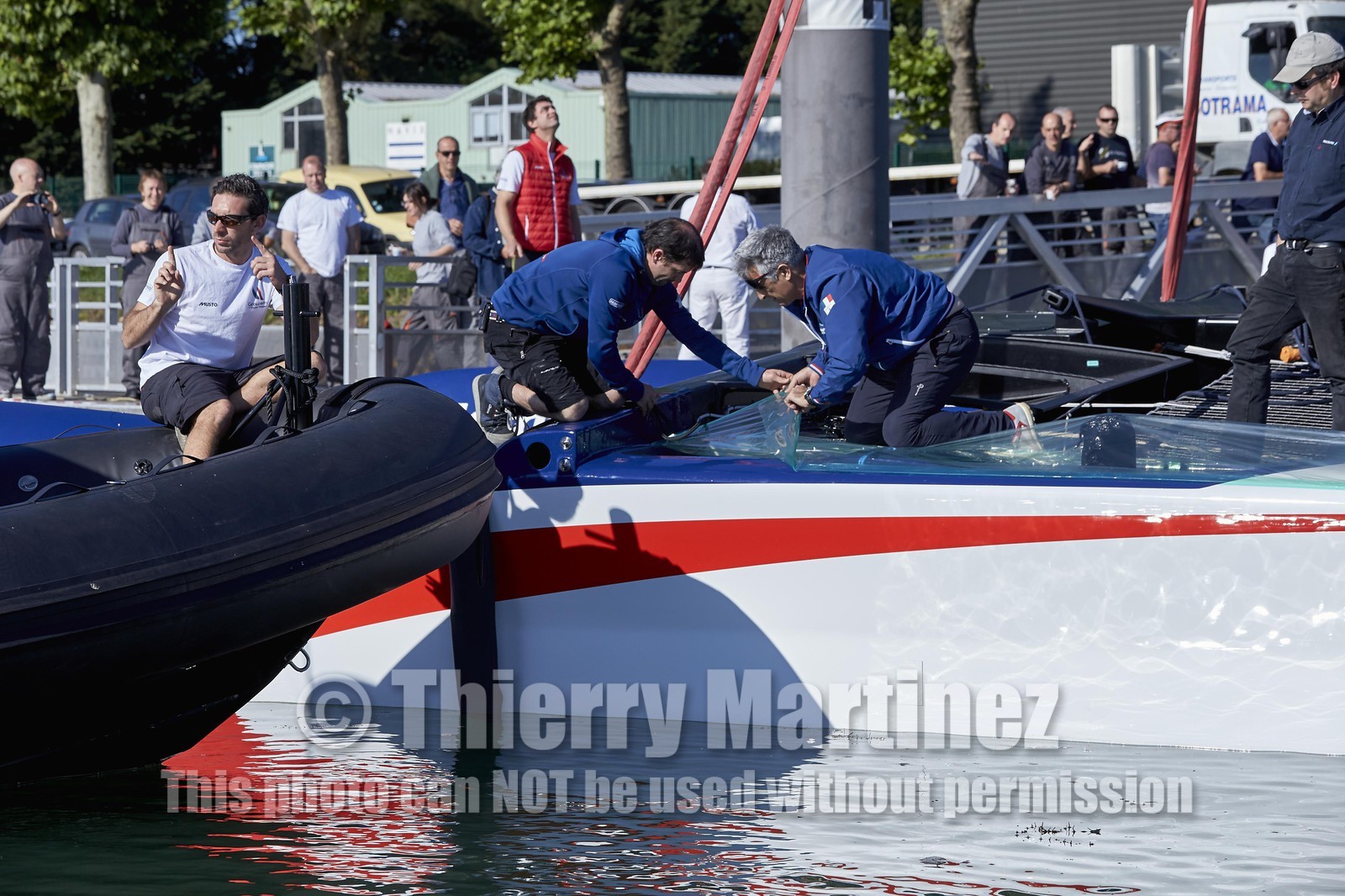 16_32028  ©Th.Martinez Sea&Co.   VANNES - FRANCE. 7 Juillet  2016. .America's Cup. Mise à l'eau de l'AC45 Turbo de Team France, à Vannes (FRA) au chantier Multiplast.