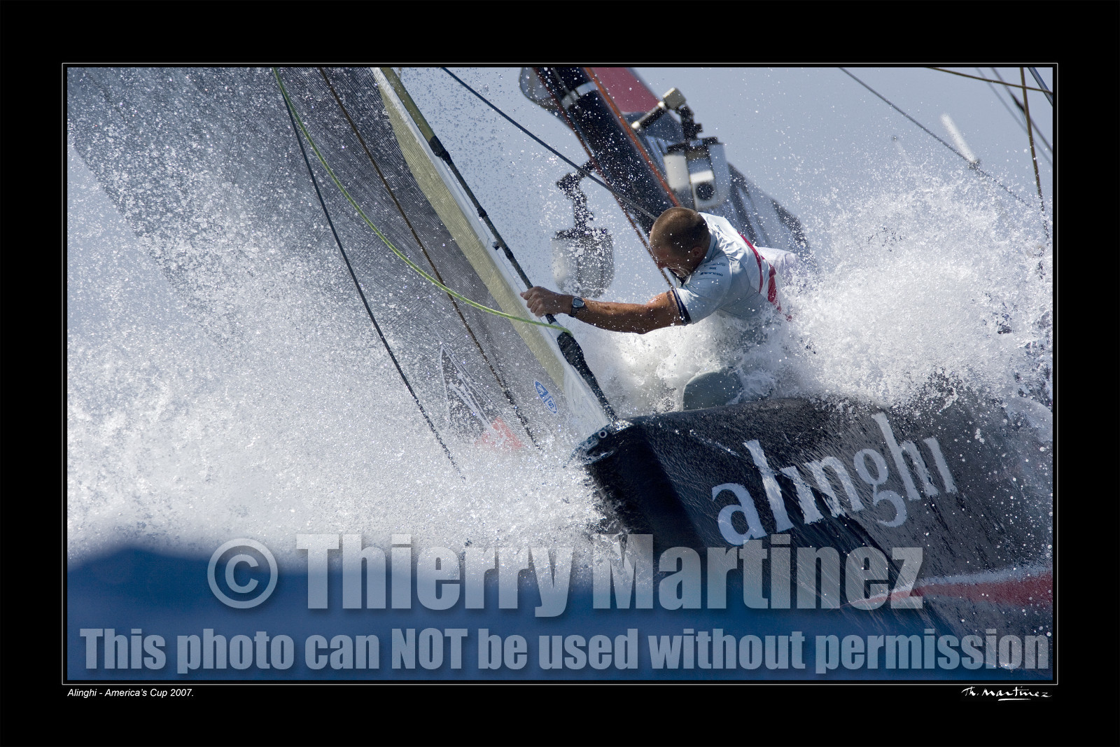 07_18032-alinghi fond noir-.jpg