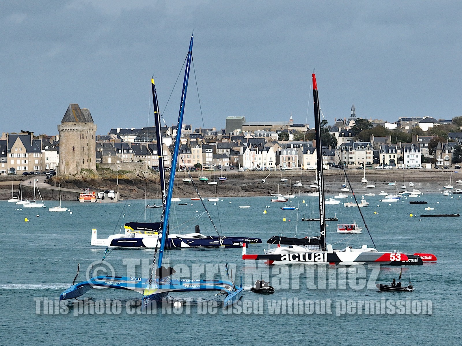 22_37159   © Thierry Martinez.DINARD, FRANCE.9 Novembre  2022Départ de la 12éme ROUTE DU RHUM, transatlantique course à la voile en solitaire de St Malo(FRA)  à Pointe à Pitre (FRA-Guadeloupe) 3.543 milles nautiques.La flotte des Ultimes en attente à Dinard.