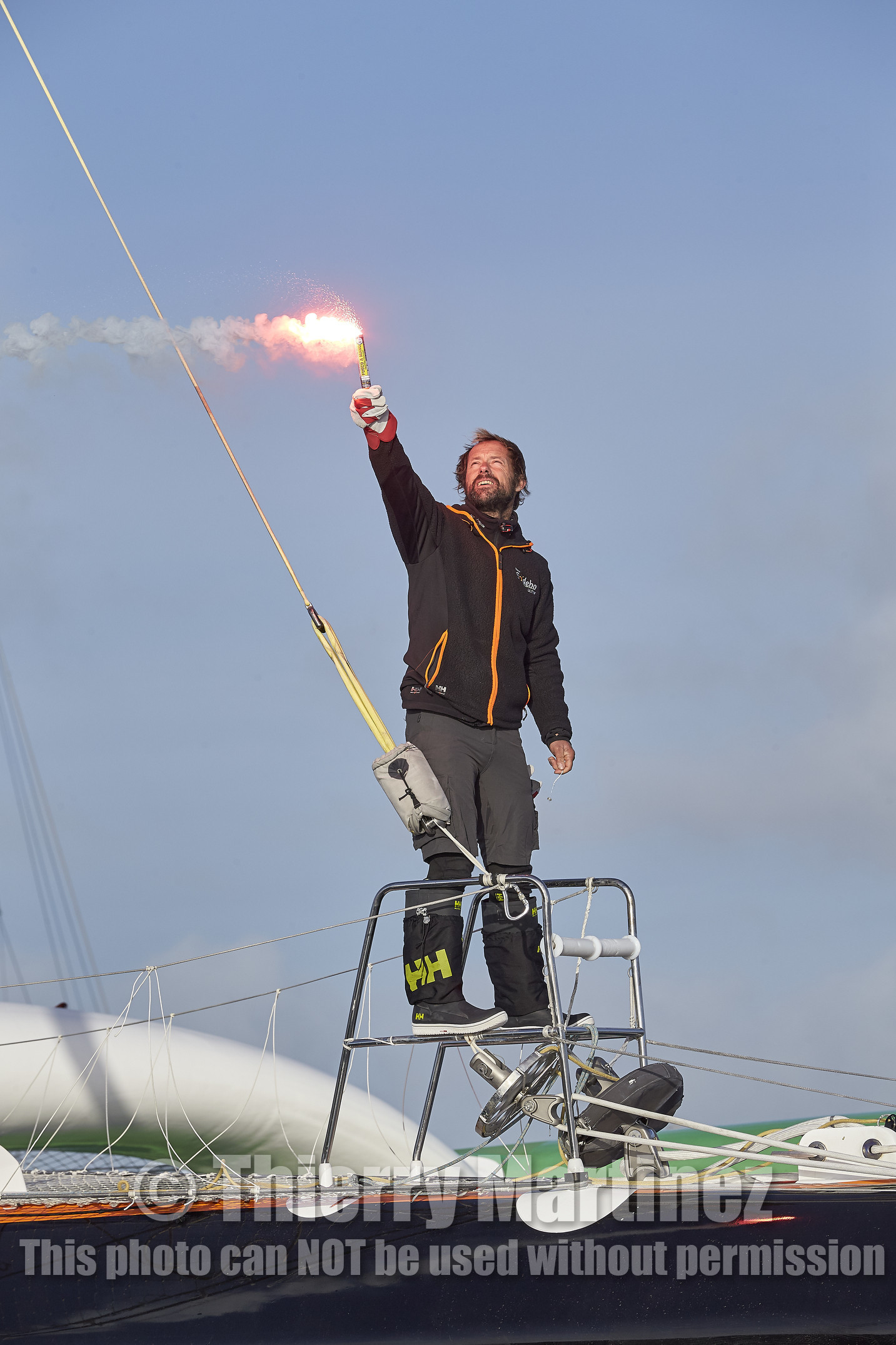 Single-handed sailing round the world record .