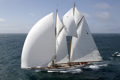 JP Morgan Asset Management Round The Island Race.