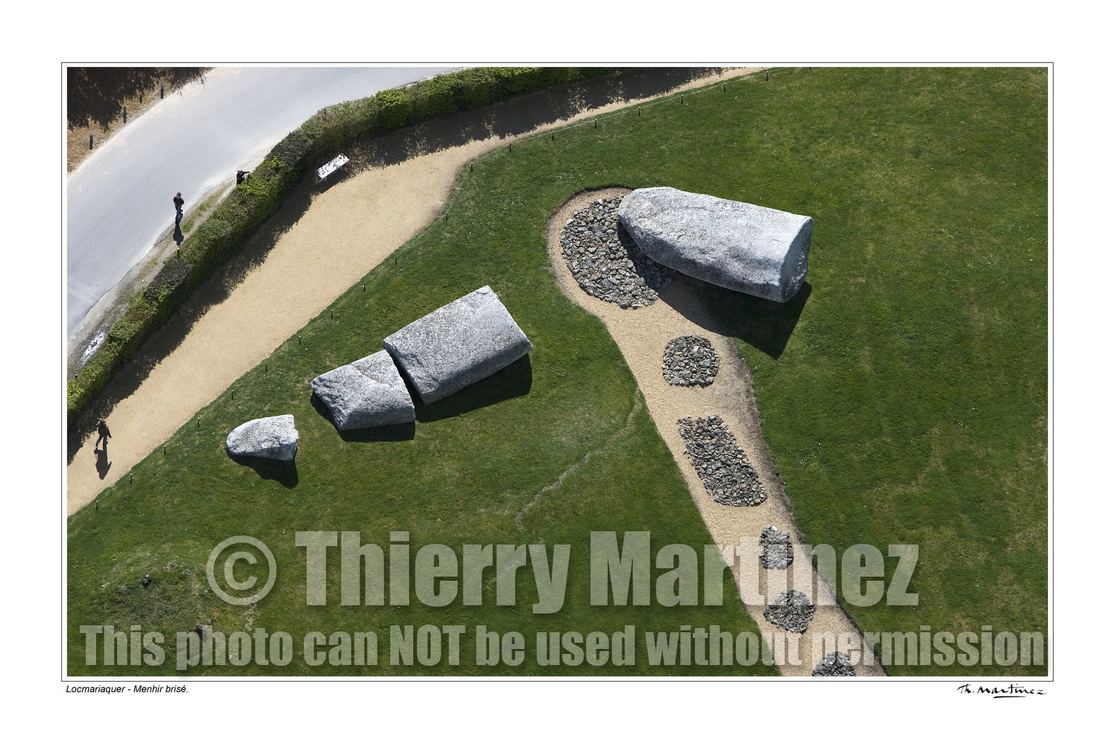 Photo disponible en tirage photo Fine Art,tirage original limités à 30 exemplaires.Chaque tirage est numéroté avec certificat d’authenticité signé.Pour choisir le format et support merci d'utiliser le caddie à coté de la photo.Formats disponibles : Tirage sur papier ( tirage seul) :  30x45 cm   40x60 cm  60x90 cm. Vous pouvez choisir le tirage avec un fond blanc ou noir , à votre convenance. Tirage sur papier contrecollé sur Dibond ( pas de bord blanc ou noir autour de l'image), avec système d'attache au dos:  30x45 cm   40x60 cm  50x75 cm  80x120cm.Tirage sur toile ( Canvas) monté sur chassis bois (pas de bord blanc ou noir autour de l'image), avec système d'attache au dos :  50x75 cm  80x120cm.Expédition ( Dans le monde entier): Colissimo (assurance) avec signature à réception. 48h pour la France métropolitaine.Il est possible de récupérer les tirages à La Galerie du Golfe (sans frais d'expèdition).Conditionnement tirages seuls: tube cylindrique renforcé + boite.