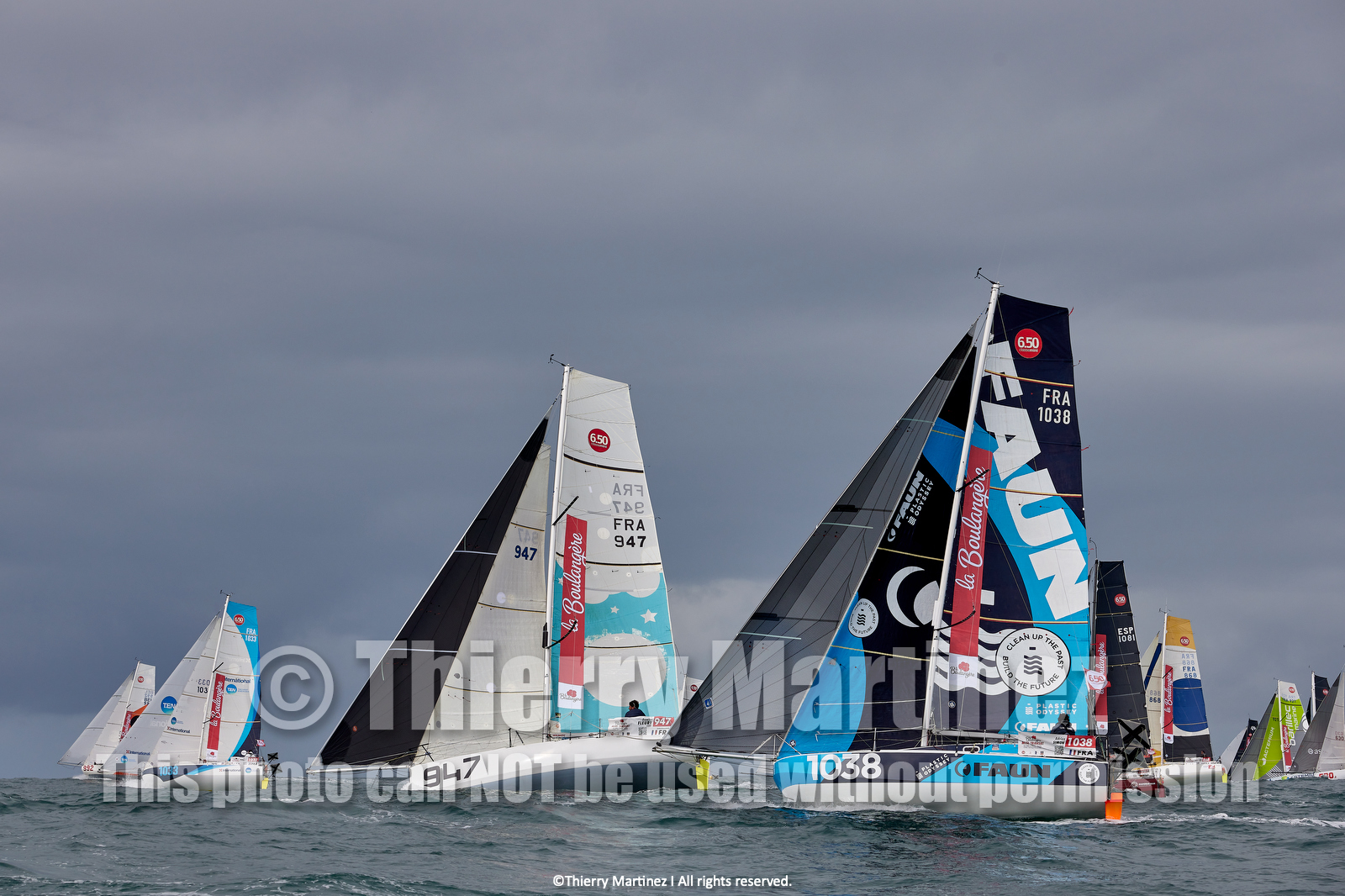 23_21961   © Thierry Martinez. LES SABLES D'OLONNE, 85 - FRANCE 25 septembre 2023.Départ MINI TRANSAT 2023. Départ du Dimanche 24 septembre retardé au Lundi 25 Sept .Les Sables d’Olonne (FRA)    Santa Cruz de la Palma ( Canaries)    St François ( Guadeloupe): 4050 NM.