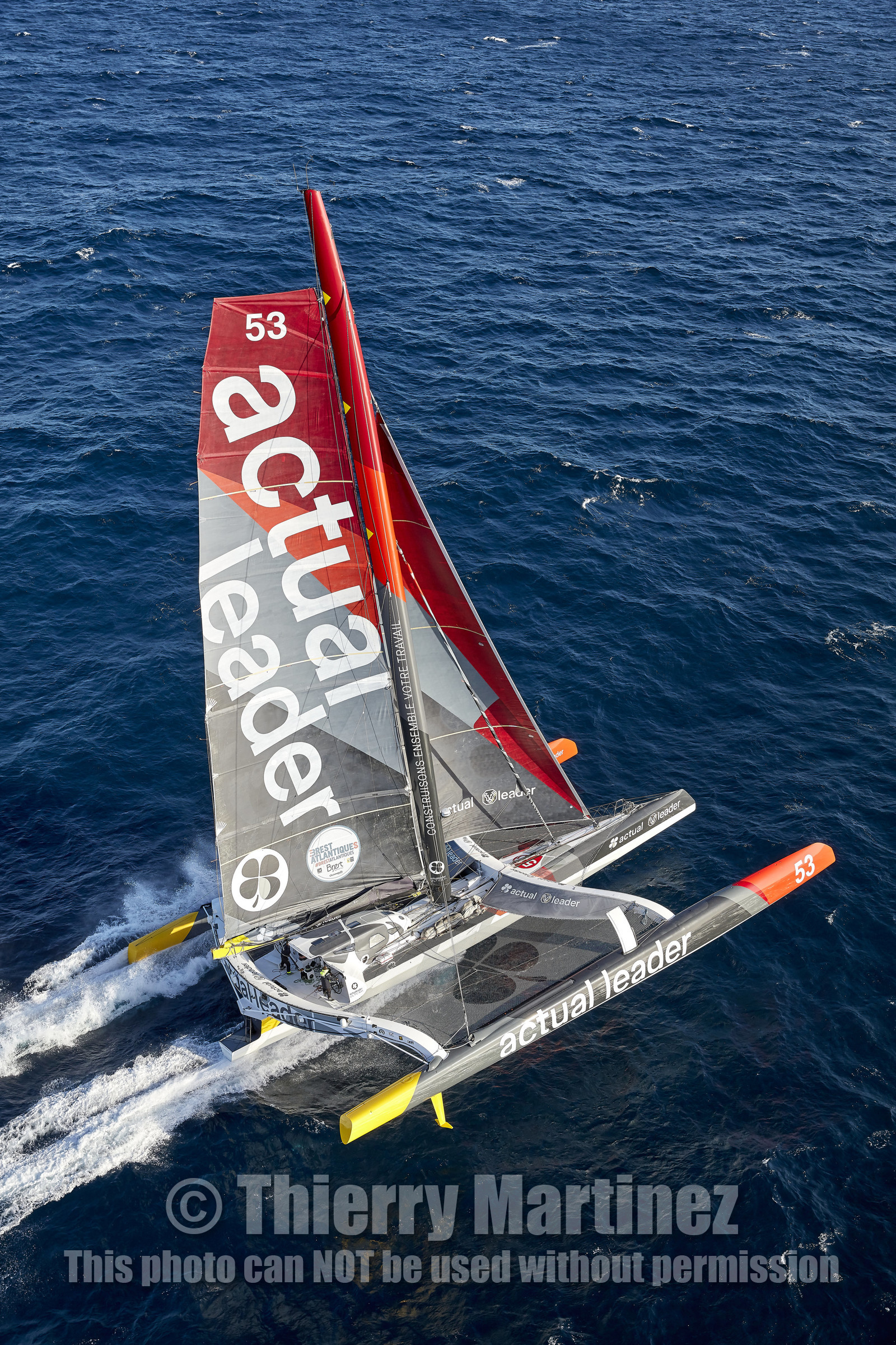 « ULTIM ACTUAL LEADER , Skipper Yves Le Blevec.