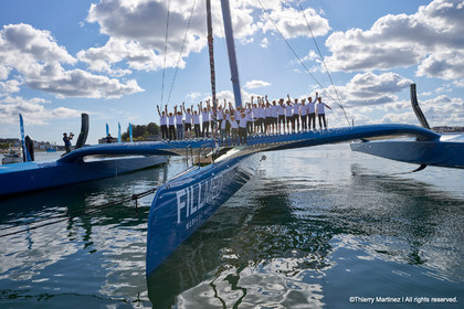Baptême du trimaran ULTIM de François Gabart « SVR-LAZARIGUE » par Mélanie Laurent à Concarneau.