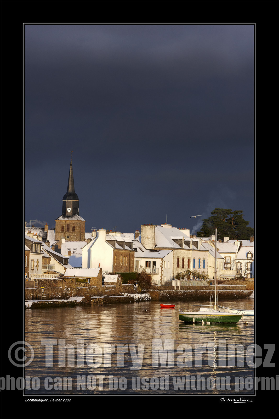 Photo disponible en tirage photo Fine Art,tirage original limités à 30 exemplaires.Chaque tirage est numéroté avec certificat d’authenticité signé.Pour choisir le format et support merci d'utiliser le caddie à coté de la photo.Formats disponibles : Tirage sur papier ( tirage seul) :  30x45 cm   40x60 cm  60x90 cm. Vous pouvez choisir le tirage avec un fond blanc ou noir , à votre convenance. Tirage sur papier contrecollé sur Dibond ( pas de bord blanc ou noir autour de l'image), avec système d'attache au dos:  30x45 cm   40x60 cm  50x75 cm  80x120cm.Tirage sur toile ( Canvas) monté sur chassis bois (pas de bord blanc ou noir autour de l'image), avec système d'attache au dos :  50x75 cm  80x120cm.Expédition ( Dans le monde entier): Colissimo (assurance) avec signature à réception. 48h pour la France métropolitaine.Il est possible de récupérer les tirages à La Galerie du Golfe (sans frais d'expèdition).Conditionnement tirages seuls: tube cylindrique renforcé + boite.