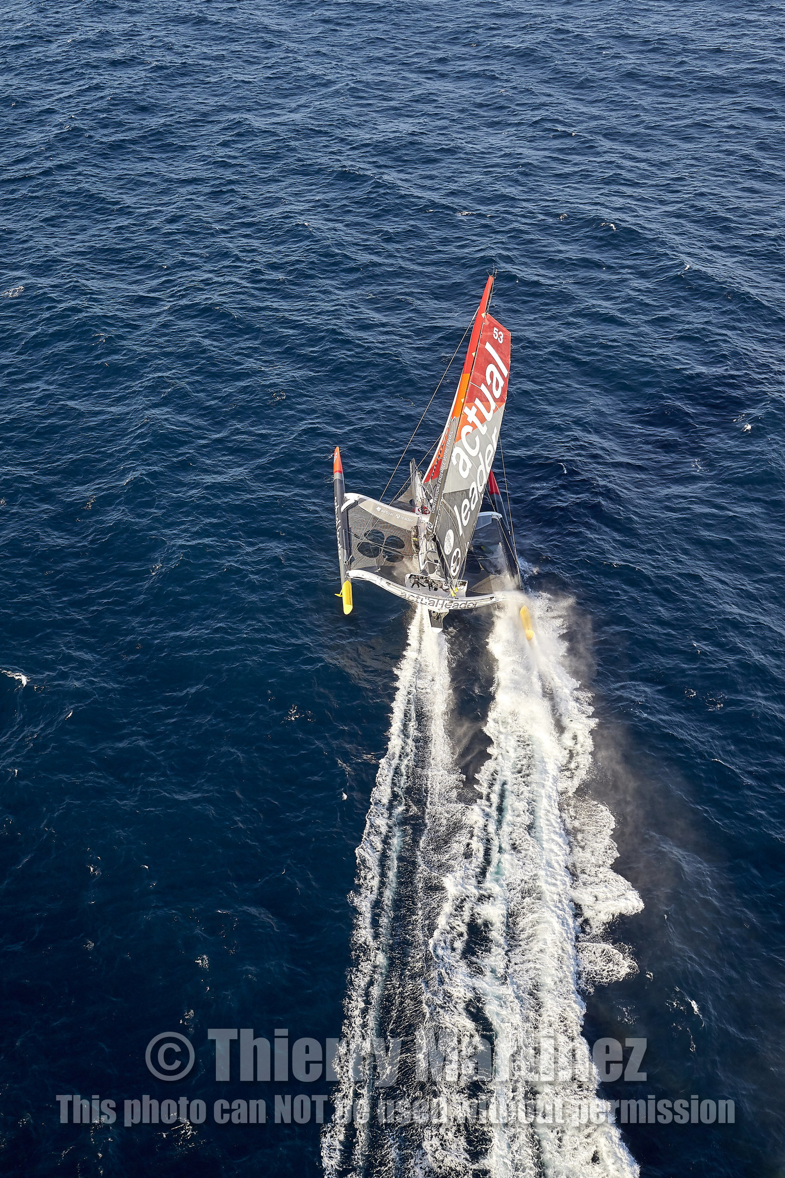 « ULTIM ACTUAL LEADER , Skipper Yves Le Blevec.