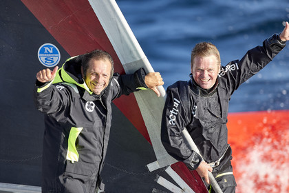 « ULTIM ACTUAL LEADER , Skipper Yves Le Blevec.
