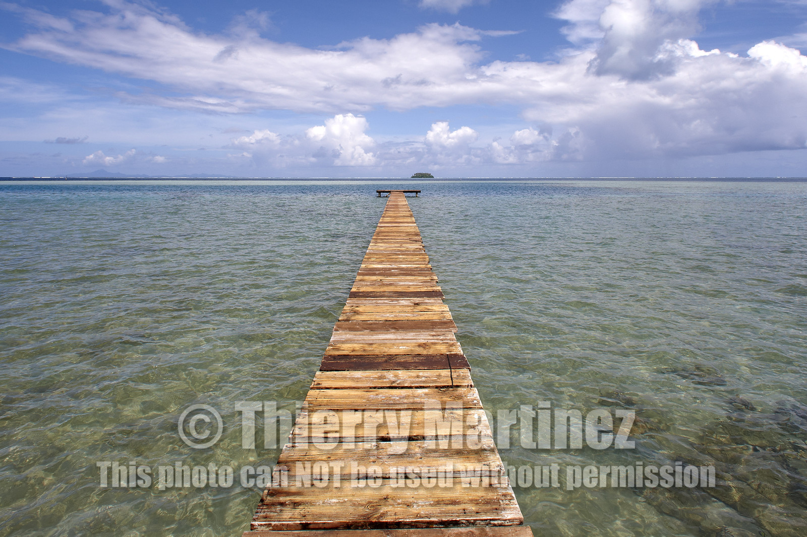 15_024300  ©ThMartinez Sea&Co.  RAIATEA - ILES SOUS LE VENT. POLYNESIE FRANCAISE .  2 Février 2015. ..Ponton