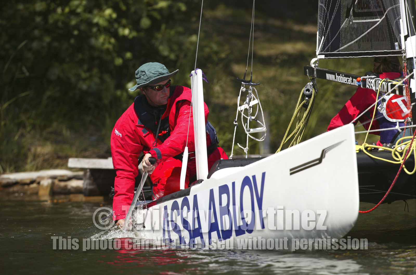 03_3049D © Th.Martinez,STOCKHOLM ARCHIPELAGO SWEDEN, 8 07 03-Archipelago Raid (2003)  Day 1..neal McDonald (UK) ASSA ABLOY paddling to leave a check-point.