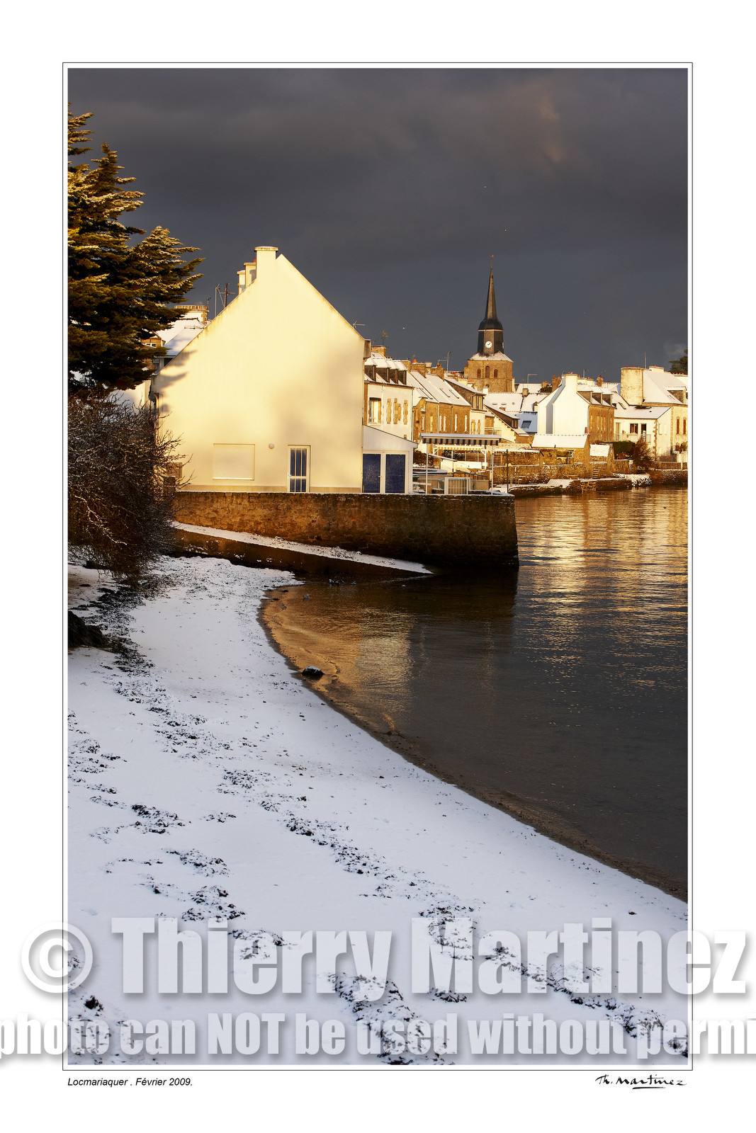 Photo disponible en tirage photo Fine Art,tirage original limités à 30 exemplaires.Chaque tirage est numéroté avec certificat d’authenticité signé.Pour choisir le format et support merci d'utiliser le caddie à coté de la photo.Formats disponibles : Tirage sur papier ( tirage seul) :  30x45 cm   40x60 cm  60x90 cm. Vous pouvez choisir le tirage avec un fond blanc ou noir , à votre convenance. Tirage sur papier contrecollé sur Dibond ( pas de bord blanc ou noir autour de l'image), avec système d'attache au dos:  30x45 cm   40x60 cm  50x75 cm  80x120cm.Tirage sur toile ( Canvas) monté sur chassis bois (pas de bord blanc ou noir autour de l'image), avec système d'attache au dos :  50x75 cm  80x120cm.Expédition ( Dans le monde entier): Colissimo (assurance) avec signature à réception. 48h pour la France métropolitaine.Il est possible de récupérer les tirages à La Galerie du Golfe (sans frais d'expèdition).Conditionnement tirages seuls: tube cylindrique renforcé + boite.