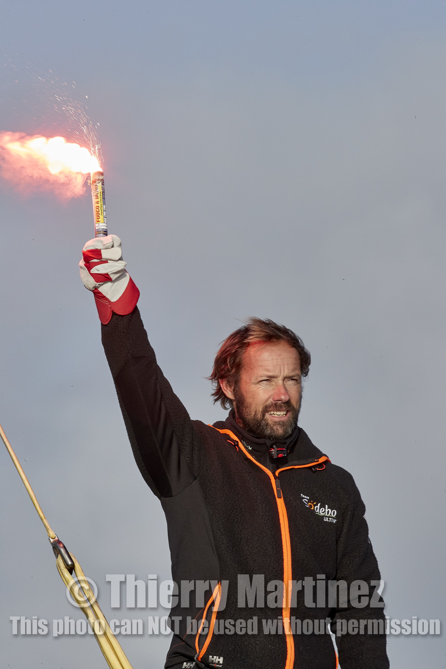 Single-handed sailing round the world record .