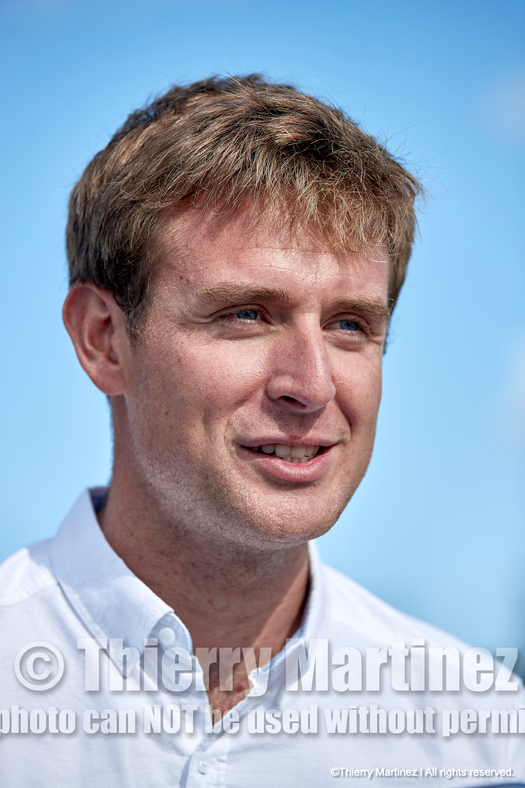 Baptême du trimaran ULTIM de François Gabart « SVR-LAZARIGUE » par Mélanie Laurent à Concarneau.