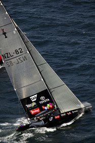 03_0156D ©Th.Martinez - Auckland (NZ) . America's Cup 2003. 15th February 2003. Day 1..Alinghi (SUI 64) vs Team NZ (NZL 82) .NZL 82 in first minutes of Race 1 before retiring on damage. Alinghi 1- Team NZ 0.