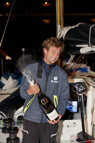 22_35129   © Thierry Martinez.ST NAZAIRE, FRANCE.07 Sept 2022.53éme édition de la Solitaire du Figaro.Arrivée de la 3éme étape , Royan    St Nazaire.Tom Laperche (Région Bretagne-CMB Performance) vainqueur de l’étape et de l’édition de la Solitaire du Figaro 2022.