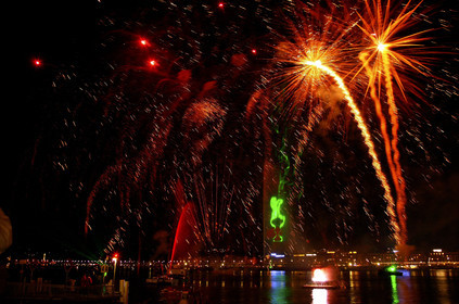 03_2266D ©Th.Martinez .Geneva , Switzerland. America's Cup 2003. 8th March 2003.Alinghi Team winner of America's Cup 2003..Welcome to Alinghi Team in Geneva.Firework and laser show by the lac...