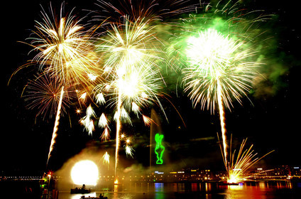 02281D ©Th.Martinez. Geneva , Switzerland. America's Cup 2003. 8th March 2003.Alinghi Team winner of America's Cup 2003..Welcome to Alinghi Team in Geneva.Firework and laser show by the lac...
