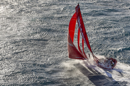 THM-17_106870_VOR-LISBON-LEG2start