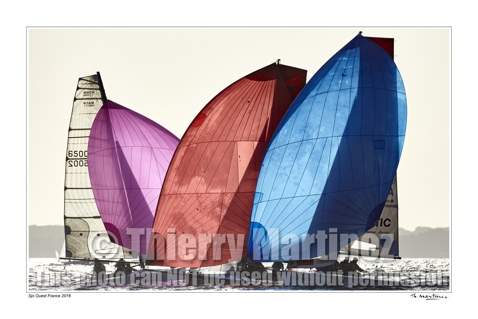 Photo disponible en tirage photo Fine Art,tirage original limités à 30 exemplaires.Chaque tirage est numéroté avec certificat d’authenticité signé.Pour choisir le format et support merci d'utiliser le caddie à coté de la photo.Formats disponibles : Tirage sur papier ( tirage seul) :  30x45 cm   40x60 cm  60x90 cm. Vous pouvez choisir le tirage avec un fond blanc ou noir , à votre convenance. Tirage sur papier contrecollé sur Dibond ( pas de bord blanc ou noir autour de l'image), avec système d'attache au dos:  30x45 cm   40x60 cm  50x75 cm  80x120cm.Tirage sur toile ( Canvas) monté sur chassis bois (pas de bord blanc ou noir autour de l'image), avec système d'attache au dos :  50x75 cm  80x120cm.Expédition ( Dans le monde entier): Colissimo (assurance) avec signature à réception. 48h pour la France métropolitaine.Il est possible de récupérer les tirages à La Galerie du Golfe (sans frais d'expèdition).Conditionnement tirages seuls: tube cylindrique renforcé + boite.