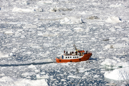 Schooner LA LOUISE sailing on west coast of Greenland.