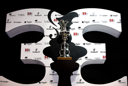 33rd  AMERICA'S CUP Valencia Spain, February 2010 - Defender:  ALINGHI (ALINGHI 5) vs Challenger : BMW Oracle Racing (USA 17)