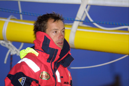 ©Th.Martinez. Vendee Globe Finish. les Sables d'Olonne (FRA) 23th february 2001. 07h15 (local time).Thomas Coville (FRA) SODEBO finishing 6th in single handed round the world race, in 105days 7h 24mn..Thomas had crossed the finish line at 23h35mn the day before.