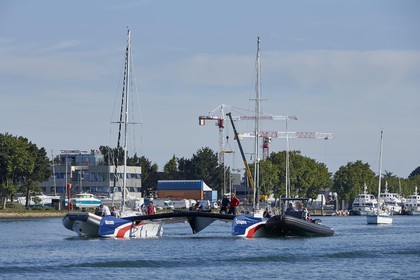 16_32036  ©Th.Martinez Sea&Co.   VANNES - FRANCE. 7 Juillet  2016. .America's Cup. Mise à l'eau de l'AC45 Turbo de Team France, à Vannes (FRA) au chantier Multiplast.