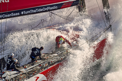 THM-17_107735_VOR-LISBON-LEG2start