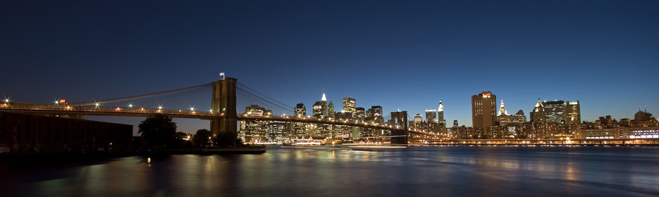 NEW YORK BY NIGHT