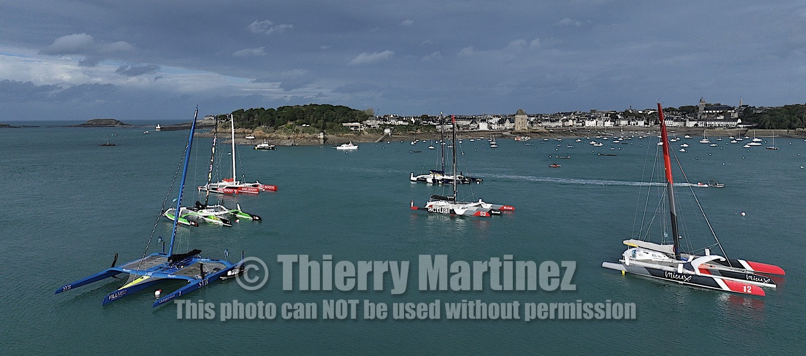 22_37158   © Thierry Martinez.DINARD, FRANCE.9 Novembre  2022Départ de la 12éme ROUTE DU RHUM, transatlantique course à la voile en solitaire de St Malo(FRA)  à Pointe à Pitre (FRA-Guadeloupe) 3.543 milles nautiques.La flotte des Ultimes en attente à Dinard.