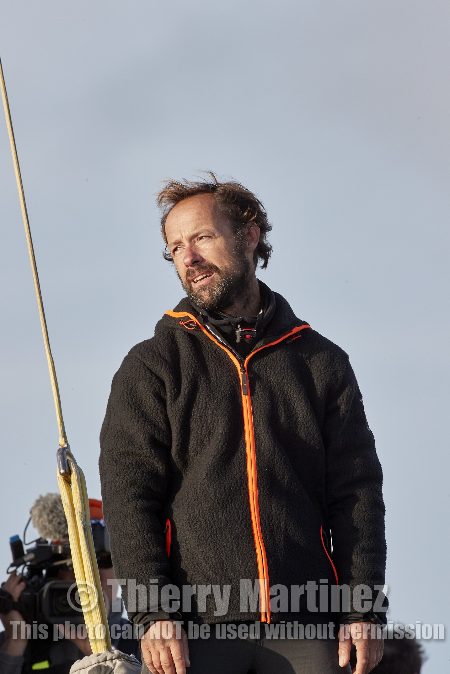 Single-handed sailing round the world record .