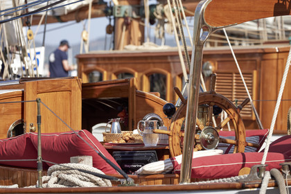 THM-21_23939_VOILES ST TROPEZ