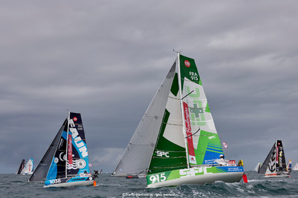 23_22016   © Thierry Martinez. LES SABLES D'OLONNE, 85 - FRANCE 25 septembre 2023.Départ MINI TRANSAT 2023. Départ du Dimanche 24 septembre retardé au Lundi 25 Sept .Les Sables d’Olonne (FRA)    Santa Cruz de la Palma ( Canaries)    St François ( Guadeloupe): 4050 NM.