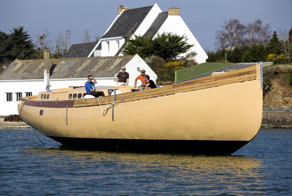 Launch of Thierry Dubois (FRA) new schooner LA LOUISE
