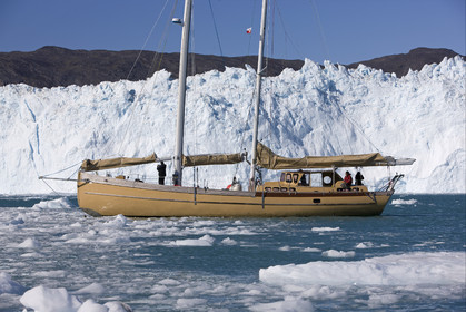 Schooner LA LOUISE sailing on west coast of Greenland.