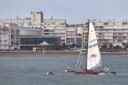 Départ de Jeff Pellet (FRA) sur son bateau COME IN VENDEE POUR UN TOUR DU MONDE;