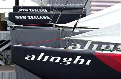 03_1035D © Th.Martinez. Auckland   New Zealand. 22th February 2003 America's Cup 2003. Race cancelled for lack of wind. Defender (Team New Zealand) and Challenger (Alinghi Team)let thier boats in the shed.