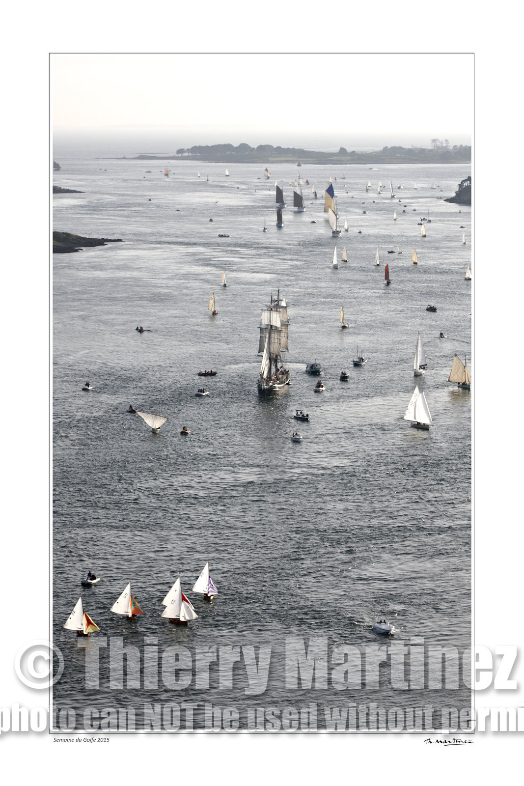 Photo disponible en tirage photo Fine Art,tirage original limités à 30 exemplaires.Chaque tirage est numéroté avec certificat d’authenticité signé.Pour choisir le format et support merci d'utiliser le caddie à coté de la photo.Formats disponibles : Tirage sur papier ( tirage seul) :  30x45 cm   40x60 cm  60x90 cm. Vous pouvez choisir le tirage avec un fond blanc ou noir , à votre convenance. Tirage sur papier contrecollé sur Dibond ( pas de bord blanc ou noir autour de l'image), avec système d'attache au dos:  30x45 cm   40x60 cm  50x75 cm  80x120cm.Tirage sur toile ( Canvas) monté sur chassis bois (pas de bord blanc ou noir autour de l'image), avec système d'attache au dos :  50x75 cm  80x120cm.Expédition ( Dans le monde entier): Colissimo (assurance) avec signature à réception. 48h pour la France métropolitaine.Il est possible de récupérer les tirages à La Galerie du Golfe (sans frais d'expèdition).Conditionnement tirages seuls: tube cylindrique renforcé + boite.