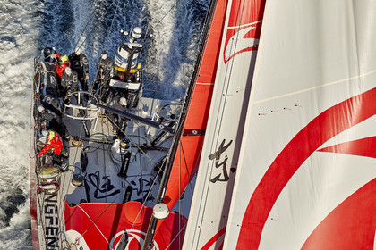 THM-17_107912_VOR-LISBON-LEG2start