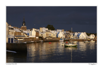 Photo disponible en tirage photo Fine Art,tirage original limités à 30 exemplaires.Chaque tirage est numéroté avec certificat d’authenticité signé.Pour choisir le format et support merci d'utiliser le caddie à coté de la photo.Formats disponibles : Tirage sur papier ( tirage seul) :  30x45 cm   40x60 cm  60x90 cm. Vous pouvez choisir le tirage avec un fond blanc ou noir , à votre convenance. Tirage sur papier contrecollé sur Dibond ( pas de bord blanc ou noir autour de l'image), avec système d'attache au dos:  30x45 cm   40x60 cm  50x75 cm  80x120cm.Tirage sur toile ( Canvas) monté sur chassis bois (pas de bord blanc ou noir autour de l'image), avec système d'attache au dos :  50x75 cm  80x120cm.Expédition ( Dans le monde entier): Colissimo (assurance) avec signature à réception. 48h pour la France métropolitaine.Il est possible de récupérer les tirages à La Galerie du Golfe (sans frais d'expèdition).Conditionnement tirages seuls: tube cylindrique renforcé + boite.