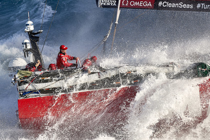 THM-17_108162_VOR-LISBON-LEG2start