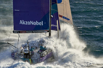 THM-17_105277_VOR-LISBON-LEG2start