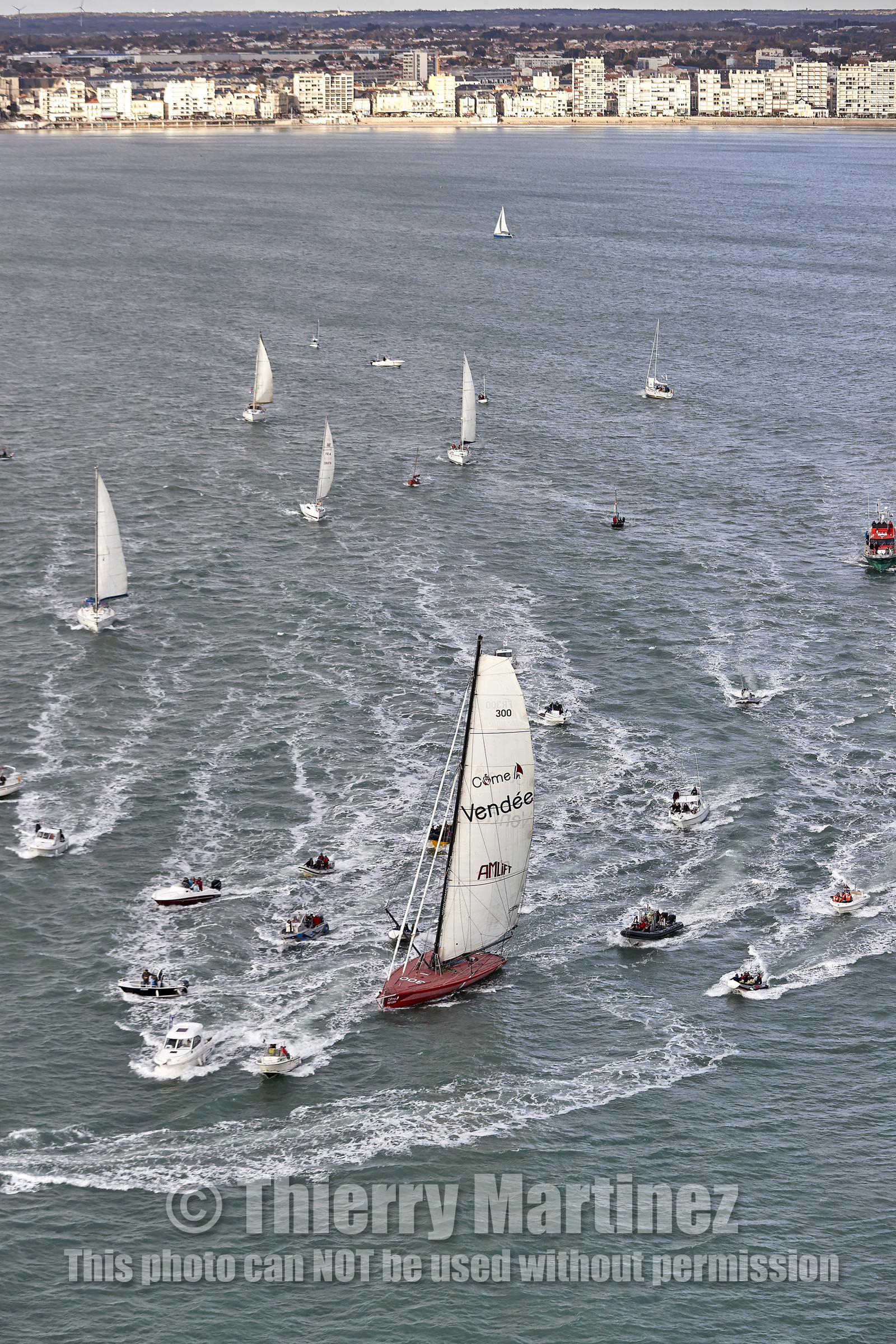 Départ de Jeff Pellet (FRA) sur son bateau COME IN VENDEE POUR UN TOUR DU MONDE;