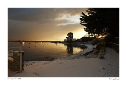 Photo disponible en tirage photo Fine Art,tirage original limités à 30 exemplaires.Chaque tirage est numéroté avec certificat d’authenticité signé.Pour choisir le format et support merci d'utiliser le caddie à coté de la photo.Formats disponibles : Tirage sur papier ( tirage seul) :  30x45 cm   40x60 cm  60x90 cm. Vous pouvez choisir le tirage avec un fond blanc ou noir , à votre convenance. Tirage sur papier contrecollé sur Dibond ( pas de bord blanc ou noir autour de l'image), avec système d'attache au dos:  30x45 cm   40x60 cm  50x75 cm  80x120cm.Tirage sur toile ( Canvas) monté sur chassis bois (pas de bord blanc ou noir autour de l'image), avec système d'attache au dos :  50x75 cm  80x120cm.Expédition ( Dans le monde entier): Colissimo (assurance) avec signature à réception. 48h pour la France métropolitaine.Il est possible de récupérer les tirages à La Galerie du Golfe (sans frais d'expèdition).Conditionnement tirages seuls: tube cylindrique renforcé + boite.