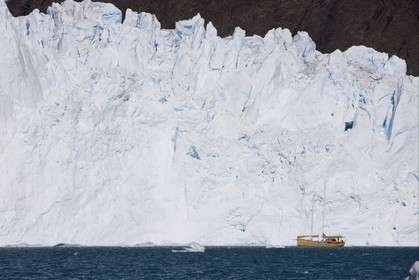 Schooner LA LOUISE sailing on west coast of Greenland.