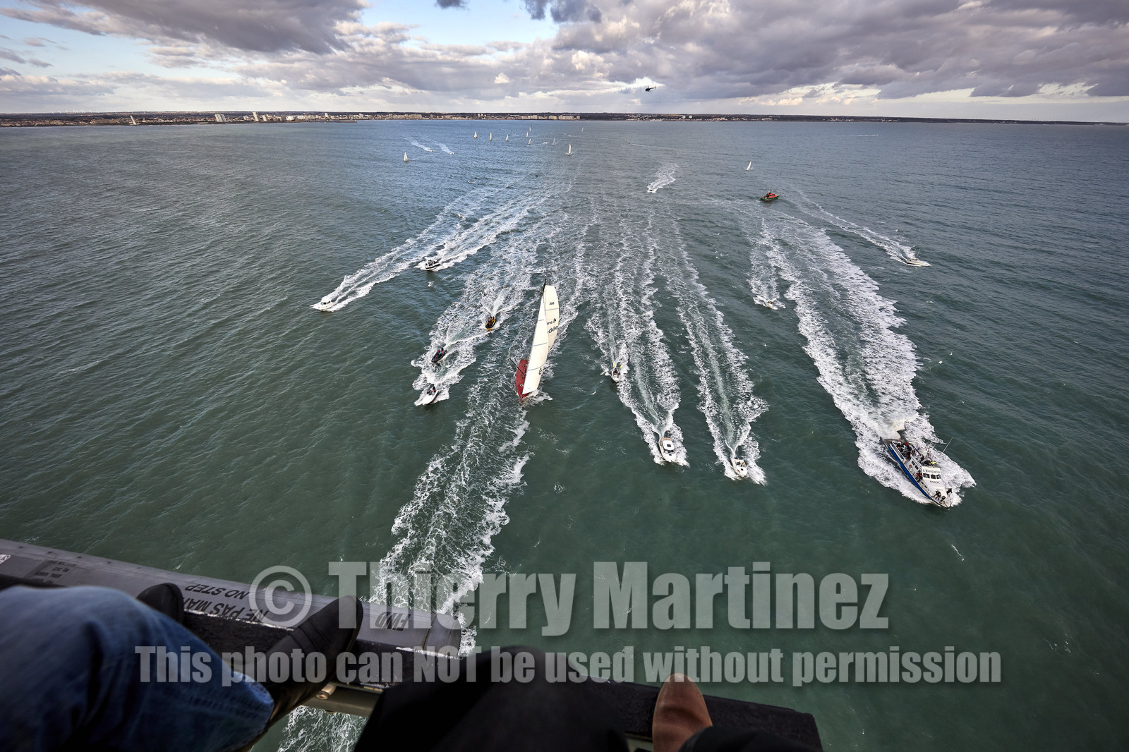 Départ de Jeff Pellet (FRA) sur son bateau COME IN VENDEE POUR UN TOUR DU MONDE;