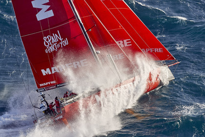 THM-17_106906_VOR-LISBON-LEG2start