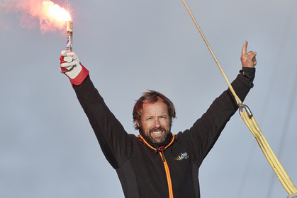 Single-handed sailing round the world record .