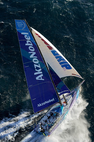 THM-17_105364_VOR-LISBON-LEG2start